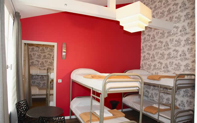 Cheap Paris Hostel Bedroom
